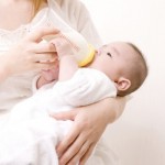 赤ちゃんのミルク作りはミネラルウォーターを沸騰するべきか？そのままでOK？