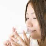 健康を保つために、お水を飲んで身体を活性化させよう！